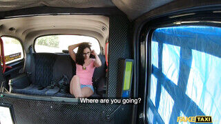 Fake Taxi - Nikki Fox a magyar fiatal maca