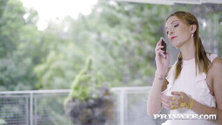 Private - Nicole Love és Dominica Phoenix édeshármasban kefélnek