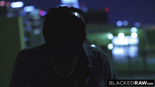 BlackedRaw - Mazzy Grace élvezi a hatalmas farkat