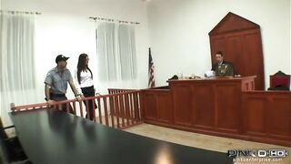 Angelica Heart két hímtagot kap a bíróságon