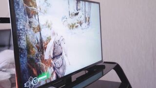 Gamer pipi konzolozás helyett kukacot kap