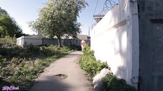 Zsenge csajszika lovagolja a pali faszát