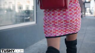 Zoe Bloom élvezi ha popsiba kufircolják