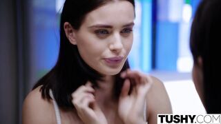Lana Rhoades popóba kurelva