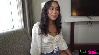 Bratty Sis - Adriana Vega a latina nevelő húgi