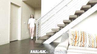 Anal4K - Luna Mills a argentin csöcsös gádzsi
