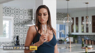 Brazzers - Desiree Dulce rendesen megdöngetve