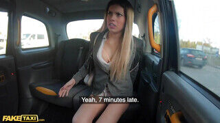 Fake Taxi - Macarena Lewis a taxiban dug