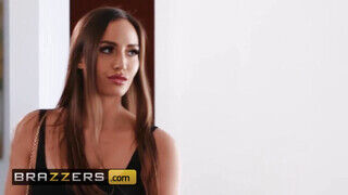 Brazzers - Desiree Dulce lovagol a férje faszán