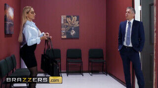 Brazzers - Abella Danger feneke megkúrva