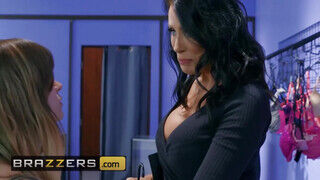 Brazzers - Reagan Foxx a boltos pacákkal hancúrozik