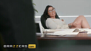 Brazzers - A gigantikus popós Ivy Lebelle fenék pornója