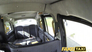 Fake Taxi - Melody Pleasure imádja a óriási kukit