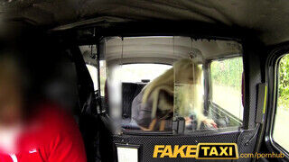 FakeTaxi - amikor az utas akar kamatyolni a sofőrrel és nem fordítva