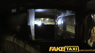 FakeTaxi - felizgult világos szőke néni kamatyolni akar