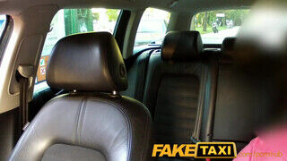FakeTaxi - román kisebbségi csajszika bírja a kiképzést