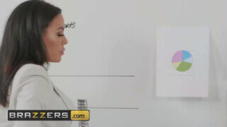 Brazzers - Luna Star a csöcsös titkárnő
