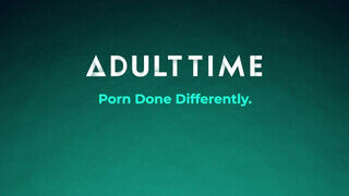 ADULT TIME - Teljes jelenet (!!!) ondó spriccek a csajok szájába
