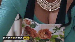 Brazzers - Kendra Lust a pizzafutárral kúrel