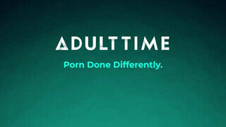 ADULT TIME - három európai lezbi megmutatja a lucskos pináját