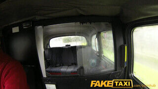 FakeTaxi vén világos szőke anyuci életének meghatározó utazása