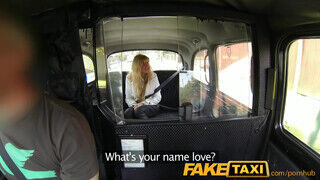 FakeTaxi szőrös punás vörös szuka
