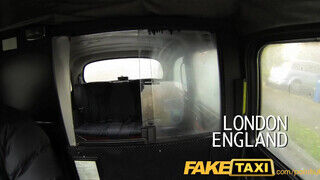 FakeTaxi túlsúlyos litván modell kukit szop