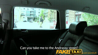 FakeTaxi magyar csajszika rákéredzekik a sofőr farkára