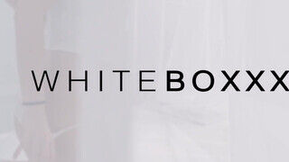 WhiteBoxxx - Nelly Kent a hatalmas mellű román lány