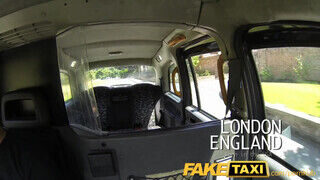 FakeTaxi amerikai félvér maca szeretkezni akar