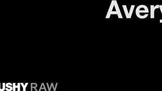 Avery Jane a szexy barna tinédzser - TUSHYRAW