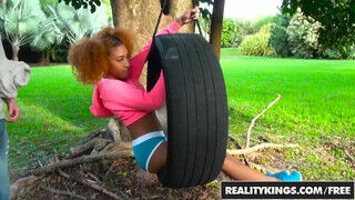 RealityKings - Kendall Woods gigászi cerkát kap