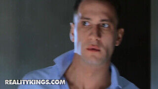 Reality Kings – Lara De Santis análba is engedi