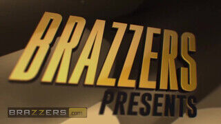 Brazzers - Cherie Deville fiatal fószerrel reszel