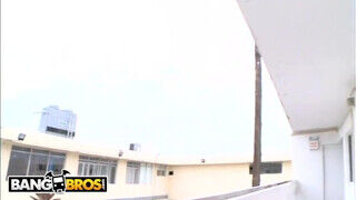 BANGBROS - Kiara Marie a hatalmas popsis dél amerikai milf