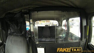 FakeTaxi - Tiffany Naylor a tinédzser tinédzser bige