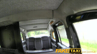 FakeTaxi - Adreena Winters a kitetovált luvnya