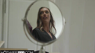 HotwifeXXX - Zsenge házastárs a férje lőtt hancúrozik