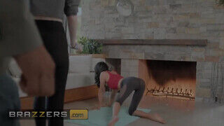 Brazzers - Janice Griffith lovagol a óriási faszon