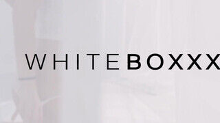 WHITEBOXXX - A bűbájos Rebecca Volpetti peckezik