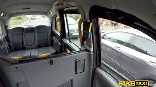 Fake Taxi - Lina Luxa a magas francia zsenge csaj