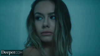 Deeper - Naomi Swann a perverz pici lány