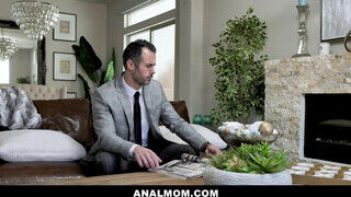 Lauren Phillips segge megkúrva - Anal mom