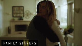 Family Sinners – Aiden Ashley reszel a bátyóval