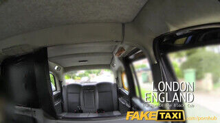 FakeTaxi - Chantelle Fox meghágva a taxiban
