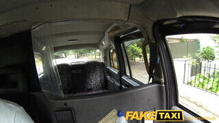 FakeTaxi - Molly Dae engedi análba is