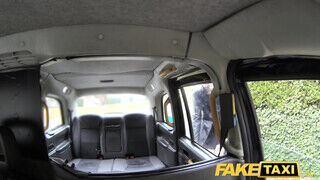 Fake Taxi - Lexi Lou segge is megkettyintve