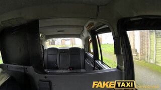 FakeTaxi - begerjedt pipi hívja a taxit
