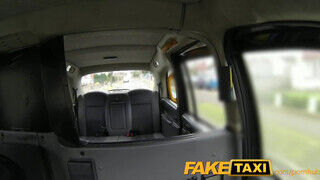 FakeTaxi - ez a szuka sem tud ellenállni a méretes fasznak