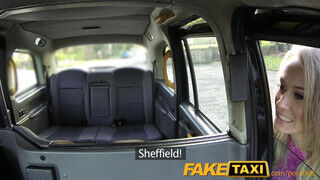 FakeTaxi - vékony lány szenvedélyes csizmában